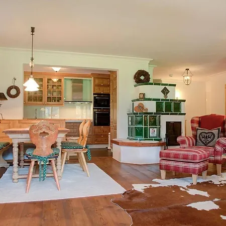 Castle View Modern Retreat Hotel 3*