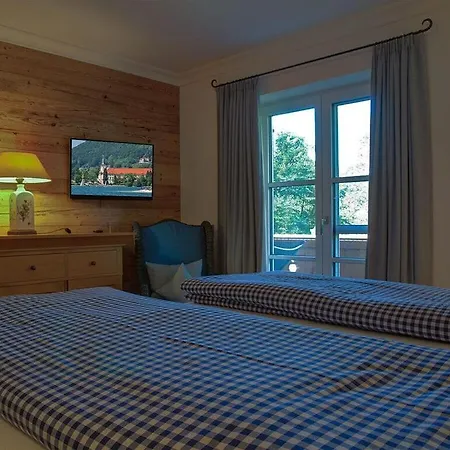 Hotel Castle View Modern Retreat